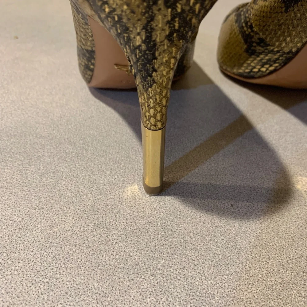 Pour la Victoire Gold /Brown Snakeprint Leather Pumps sz 8.5